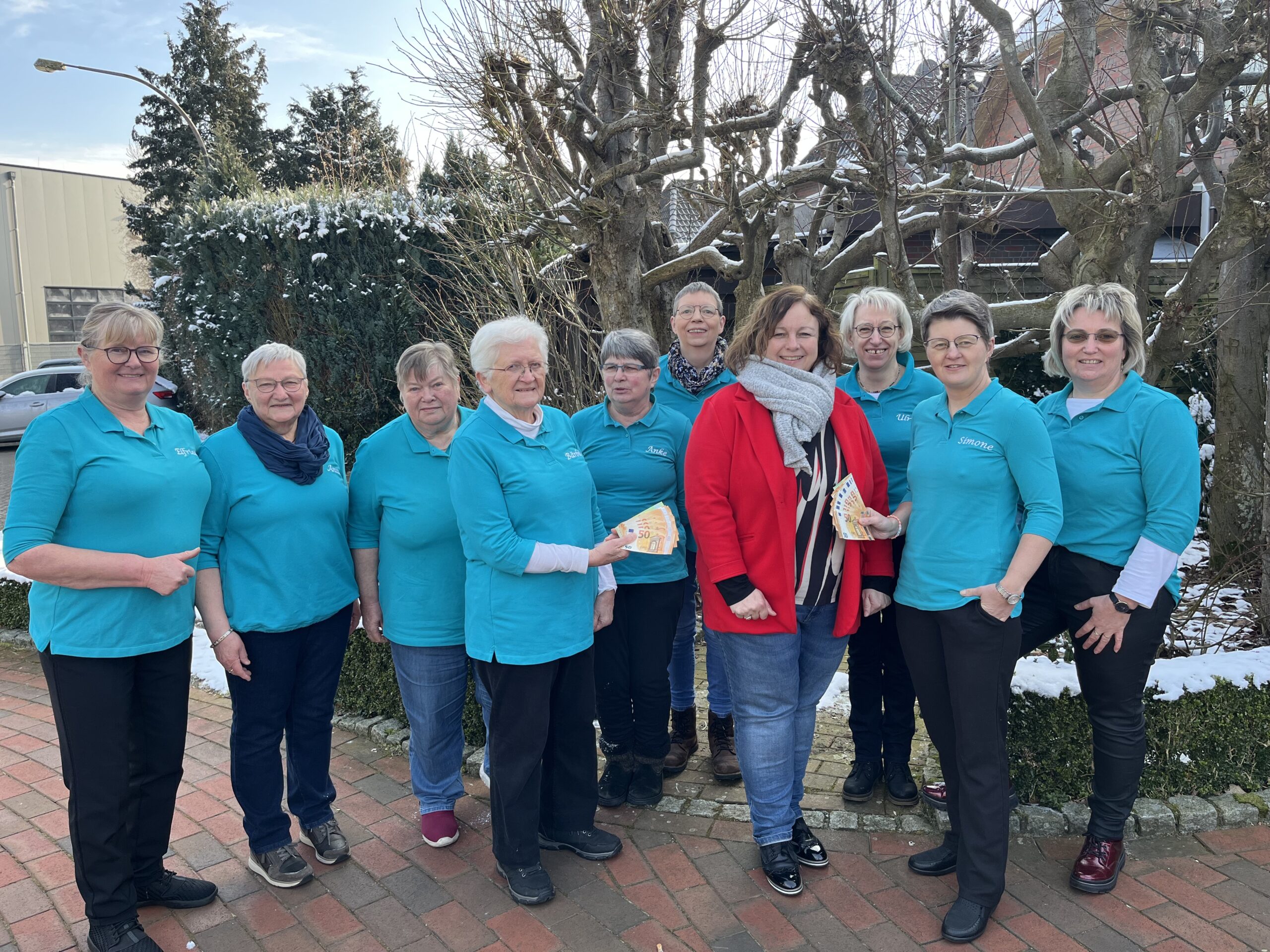 Dank großer Unterstützung: Basarkreis übergibt Spenden